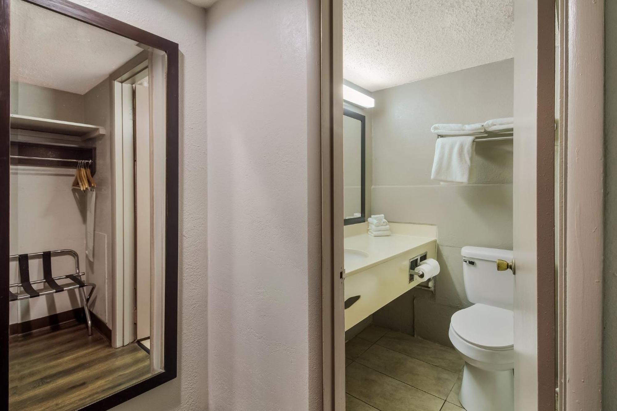 Red Roof Inn New Stanton Extérieur photo