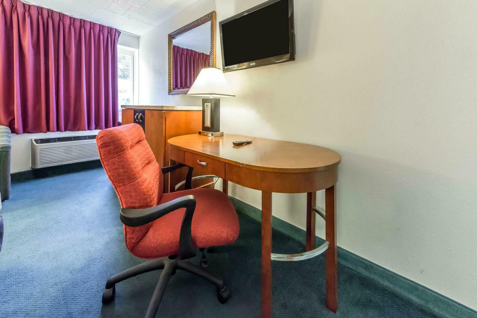 Red Roof Inn New Stanton Extérieur photo