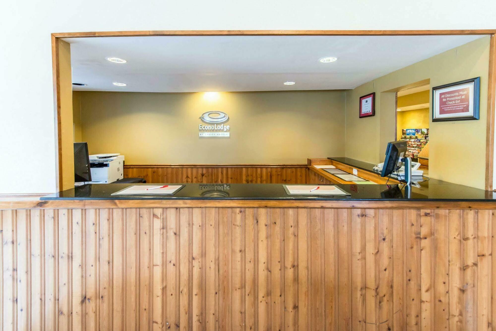 Red Roof Inn New Stanton Extérieur photo