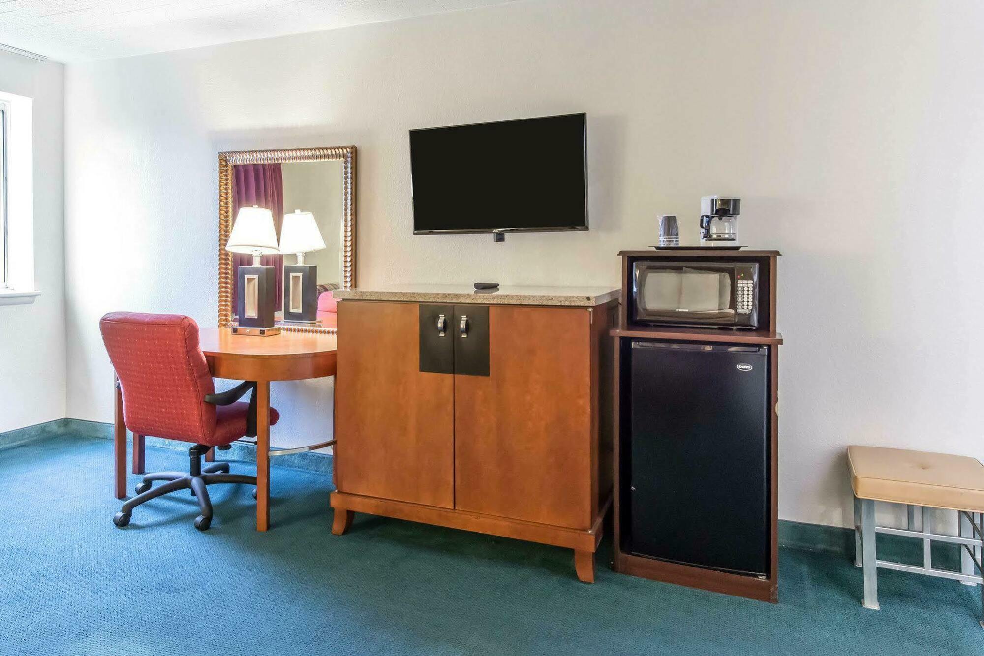 Red Roof Inn New Stanton Extérieur photo